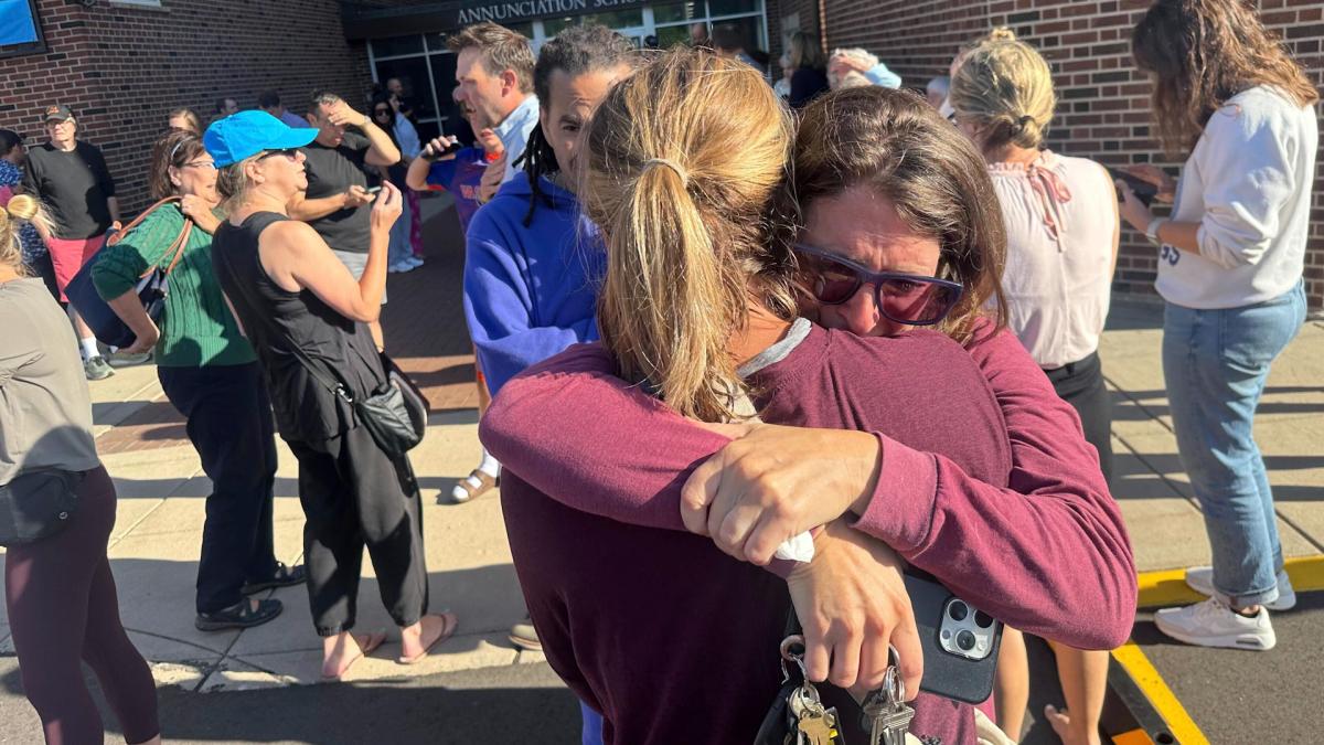 At least two dead children and 17 injured in a shooting at a Catholic school in Minneapolis