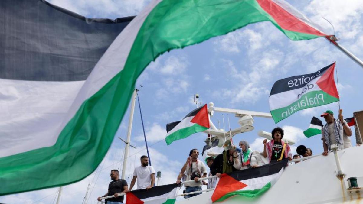 Barcelona says goodbye to the flotilla that will try to break the blockade of gaza