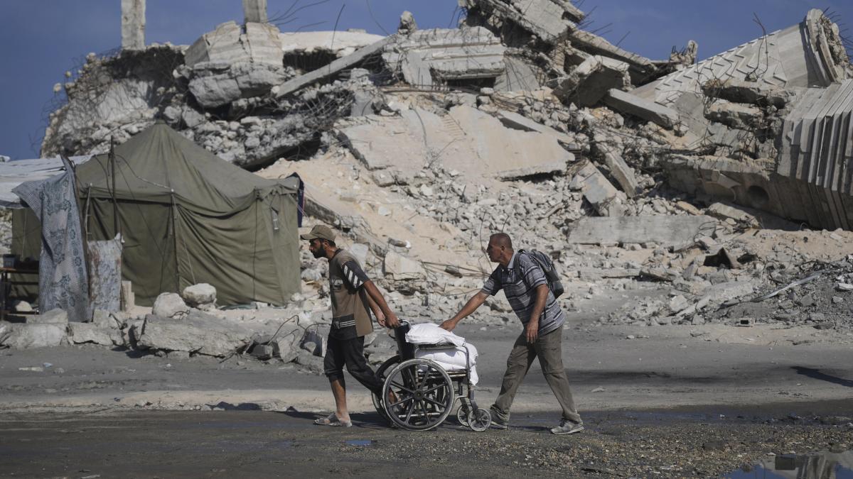 Israel intensifies the bombings in Gaza while preparing its offensive