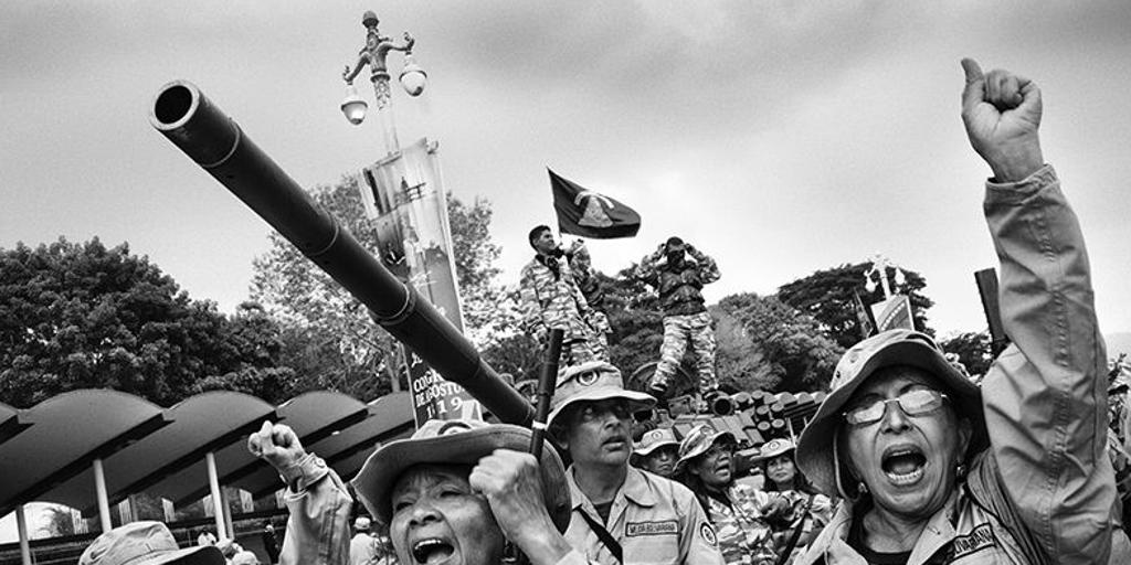 The armed parody of the Bolivarian Revolution