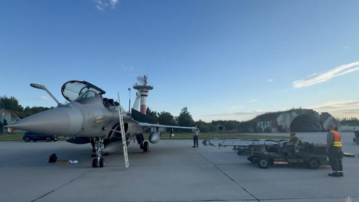 Poland partially closes its airspace in southeast by military activity