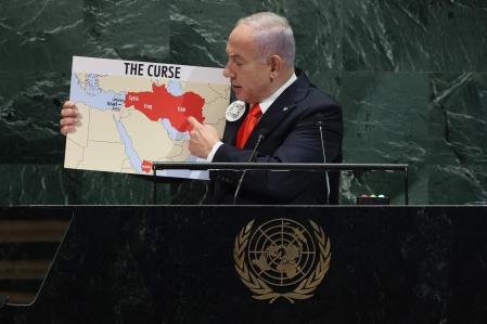 Netanyahu displaying the Middle East map
