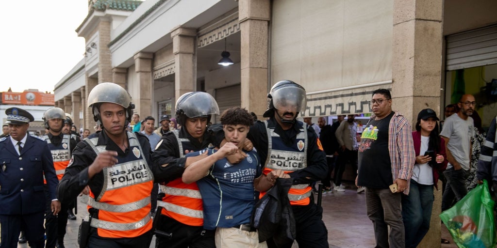 Morocco forcibly dissolves several manifestations convened by young people who ask for improvements in education and health
