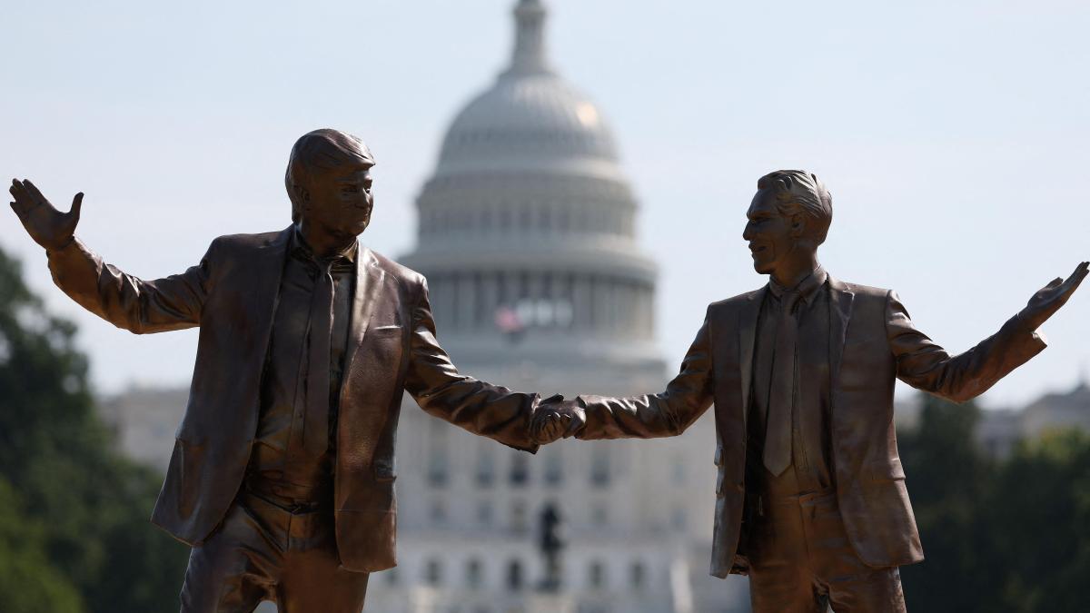 Trump and Epstein take hand in front of the US Capitol.