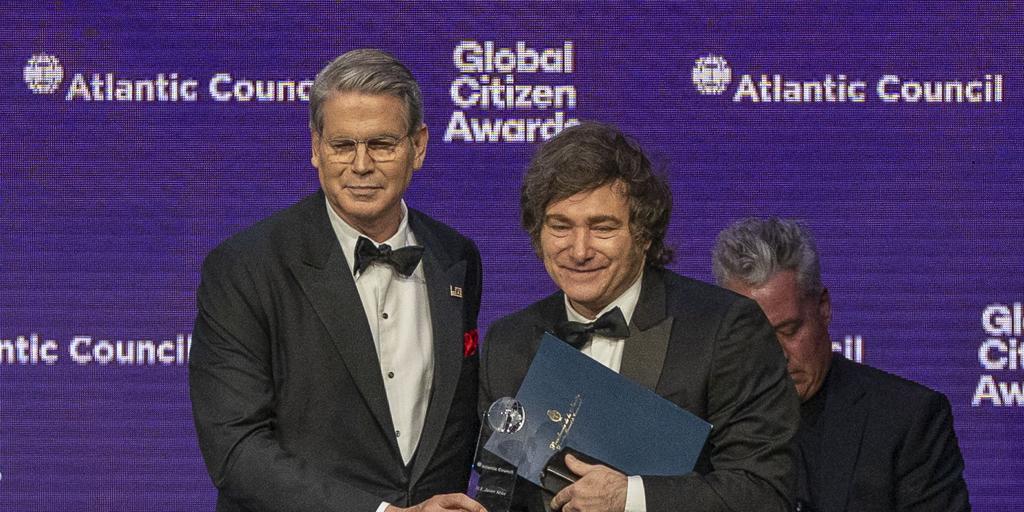 Trump tends his hand to Argentina and denies it to Brazil