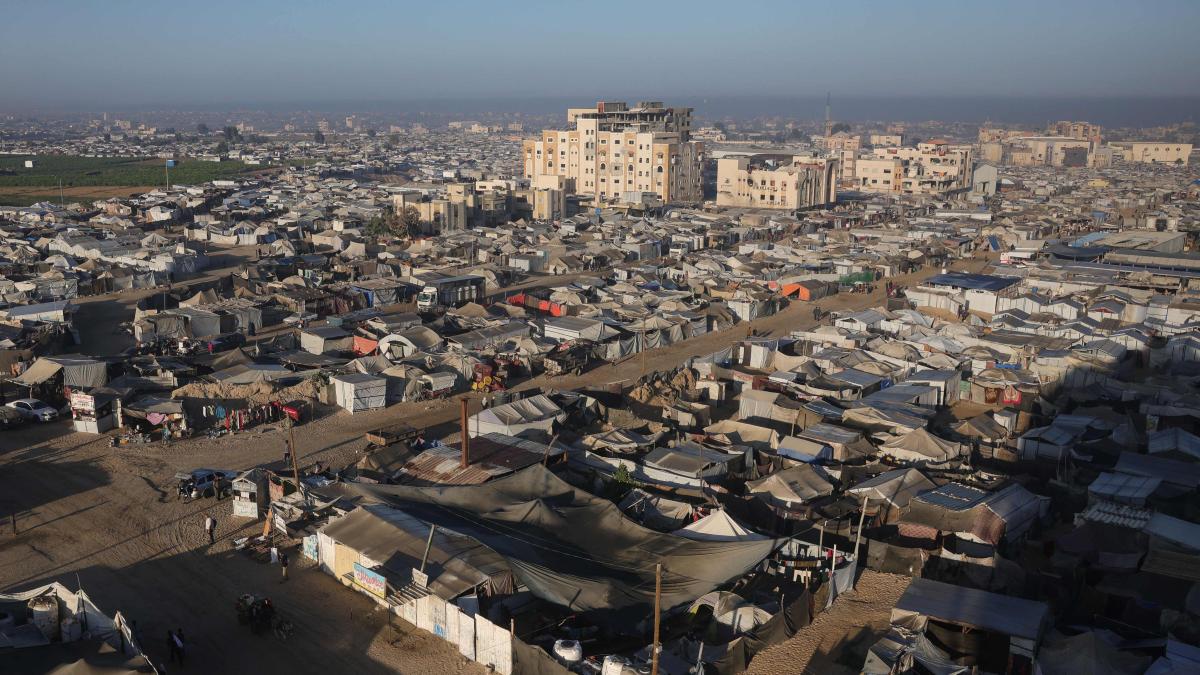 Israel demolishes residential buildings in Khan Younis despite ceasefire