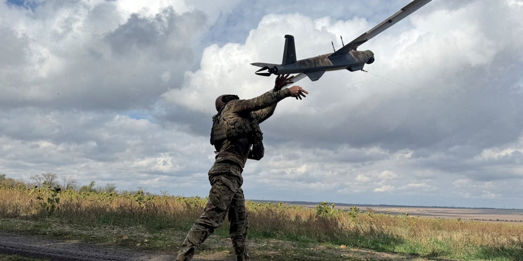 Russia corners Ukrainian defenses in strategic stronghold